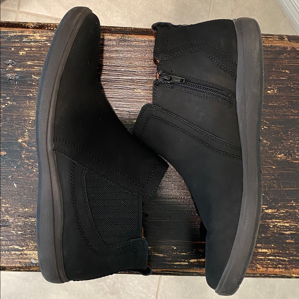 Sz 10  by Cobb Hill -Black Ankle boots ( New Balance) - Picture 5 of 7